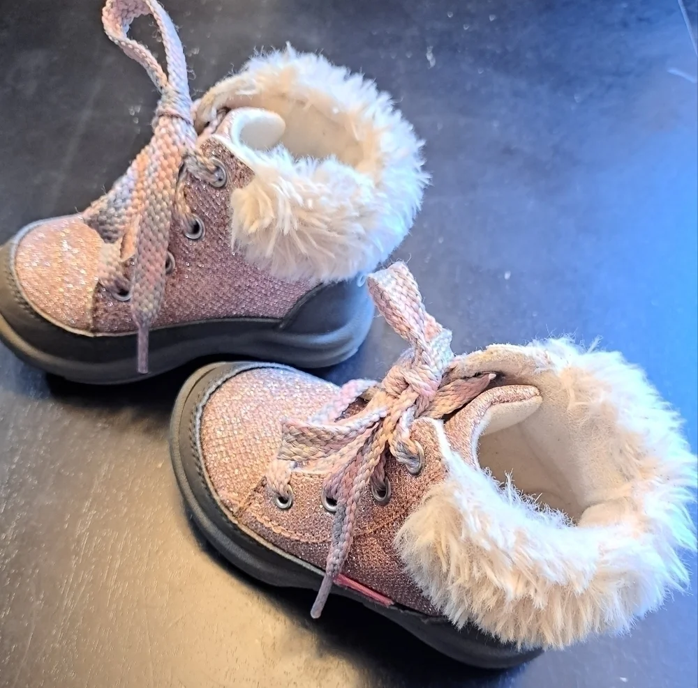 COPY - OshKosh B'gosh Glittery Toddlers Boot   Size 5